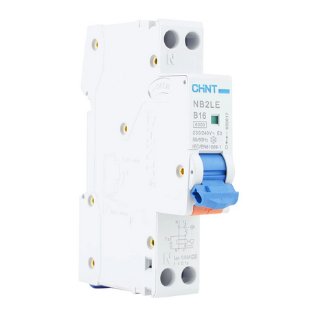 1-fase aardlekautomaat van 16amp, zichtbaar met schakelaar en aansluitingen, geschikt voor elektrische beveiliging.